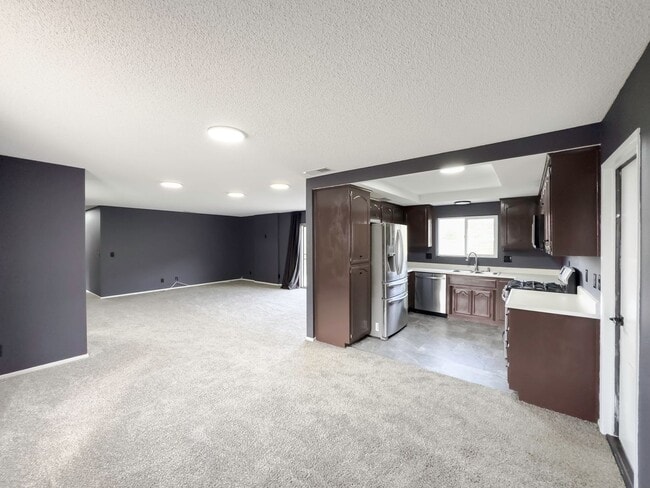 Foto del edificio - ~RARE FIND~ Newly Remodeled 3 Bedroom Home...