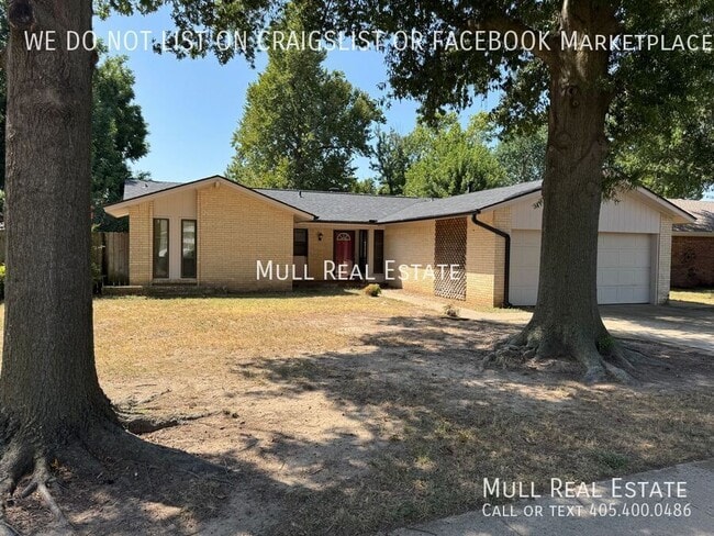Building Photo - 1622 Chaucer Dr