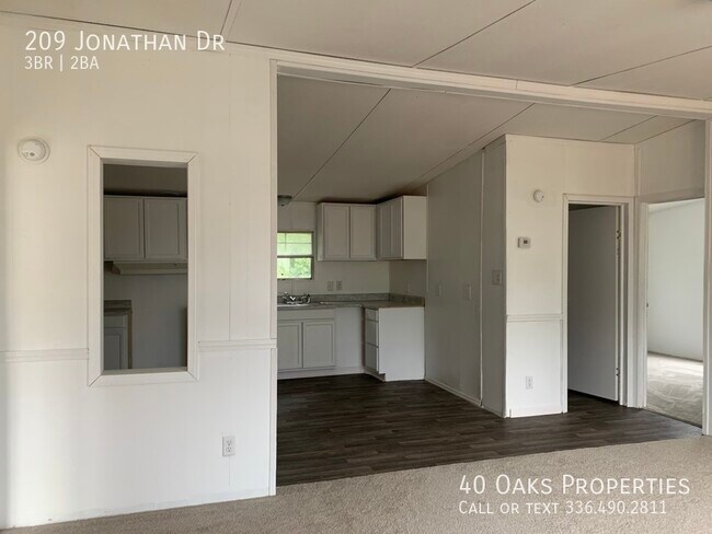 Building Photo - 209 Jonathan Dr
