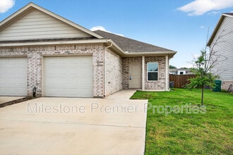 Building Photo - 2813 Peony Dr
