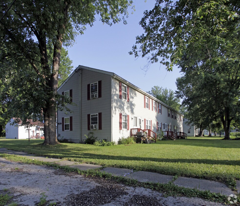 9539 Green Meadow Rd, Windham, OH 44288 Apartments in Windham, OH