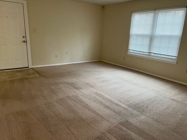 Building Photo - 2 Bed | 2 Bath Condo in N. Raleigh - Water...