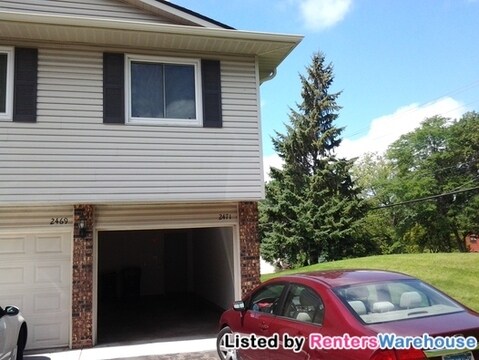 Primary Photo - 2471 Grenadier Ave N