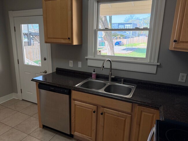 Foto del edificio - Beautifully Renovated Swansboro Home