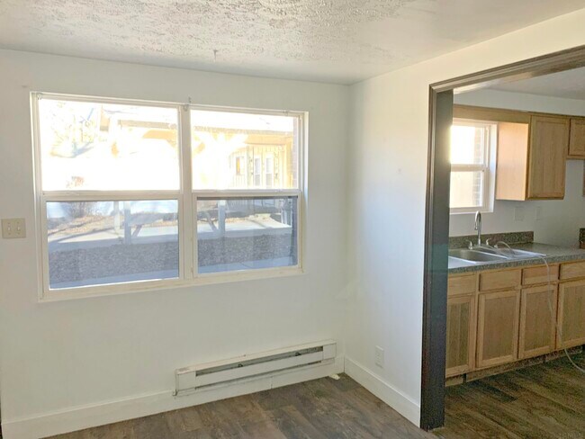 Building Photo - 423 Cypress St