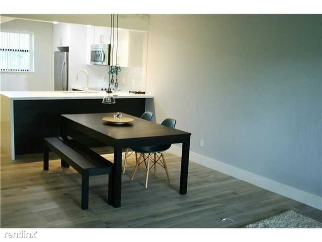 Foto del edificio - 15705 W Waterside Cir