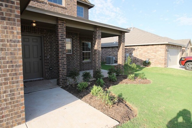 Foto del edificio - Amazing Brand New 5 Bedroom Home in Yukon