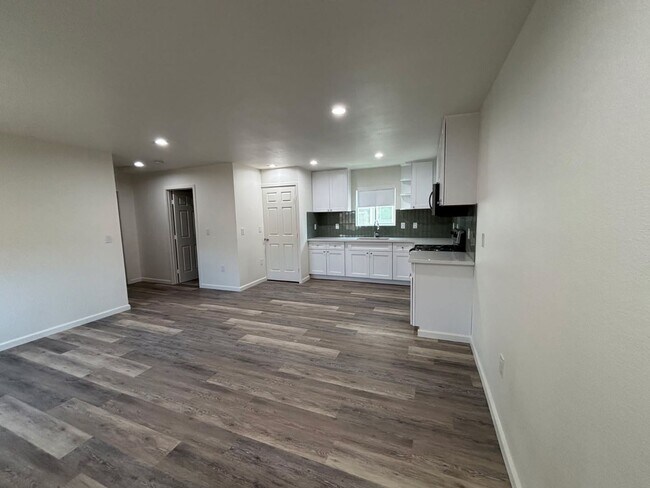 Foto del edificio - Brand New Two Bedroom Two Bathroom