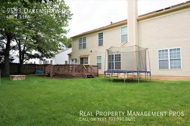 Foto del edificio - 9563 Oakenshaw Dr