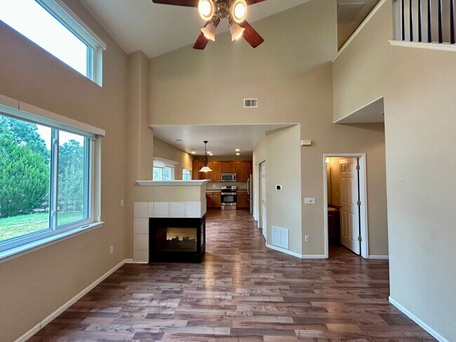 Foto del edificio - 3524 Huron Peak Ave