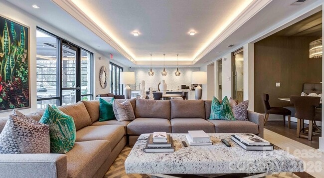 Foto del edificio - 2426 Vail Ave