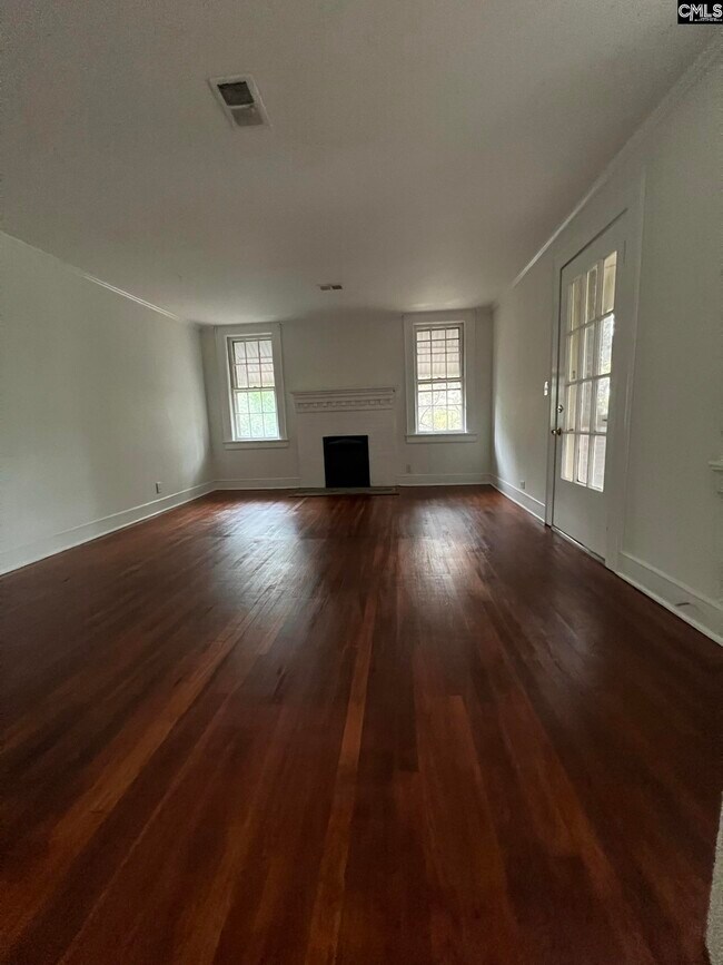 Foto del edificio - 1700 Maplewood Dr