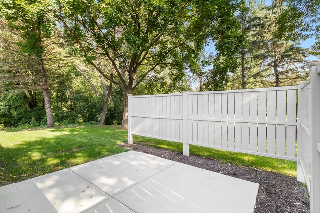 Building Photo - Tanager Creek Townhomes