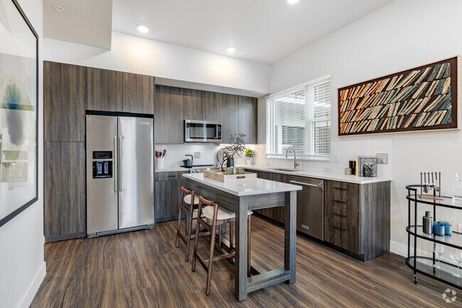 1BR, 1BA - 600SF - Signature - Kitchen - The Emerson Apartments