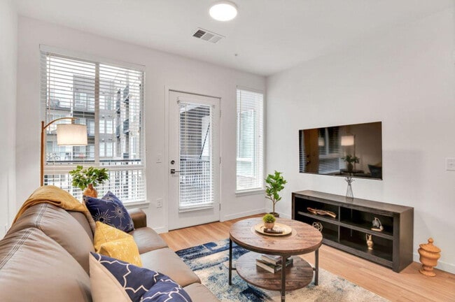 Foto del edificio - 13123 E 16th Ave
