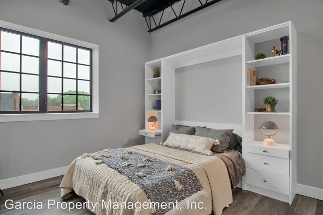 Foto del edificio - 4650 Hampton Ave