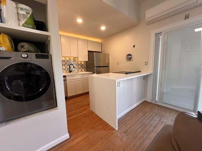 Foto del edificio - 608 Dorchester Ave