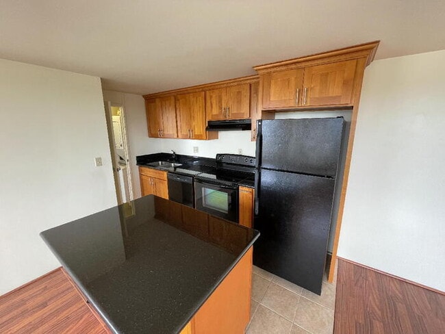 Foto del edificio - To register for the showing time below, no...