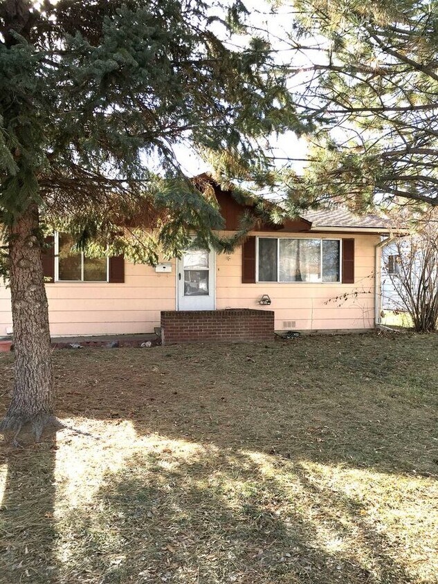 Primary Photo - Wonderful 3 Bedroom 1 Bathroom Ranch Style...