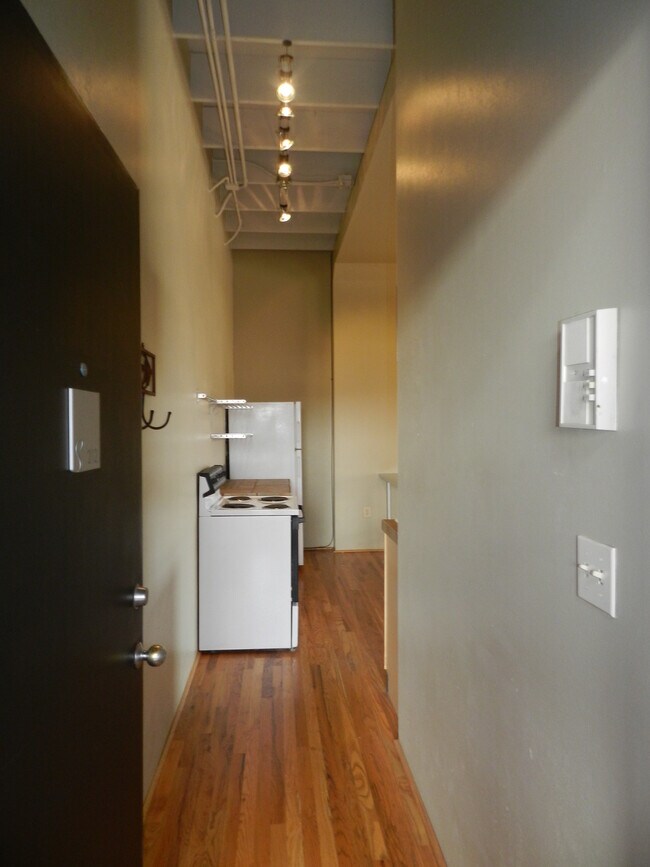 Building Photo - 3309 Blake St