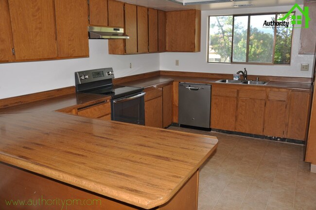 Building Photo - 2753 Starlight Blvd