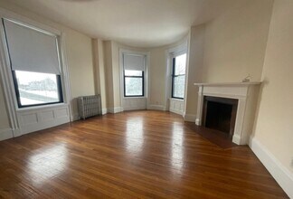 Building Photo - 504 Beacon St