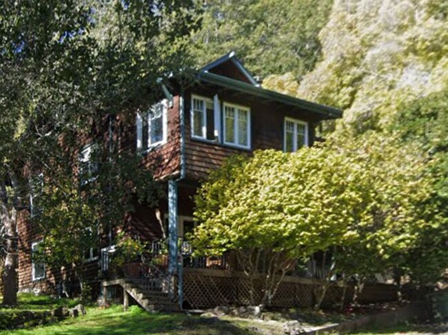 House from street - 33 Redwood Ave
