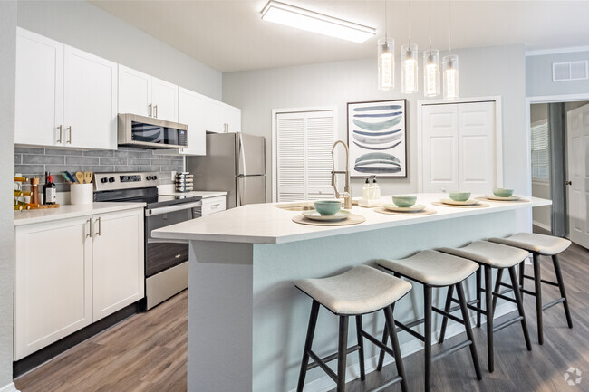 2BR, 2BA - 1,235SF - Kitchen - THE PARQ AT CROSS CREEK