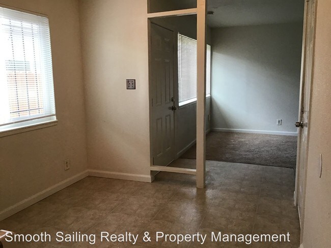 Building Photo - 5934-5934 Clover Manor Way