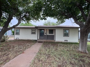 Building Photo - 1604 N Sam Houston Ave