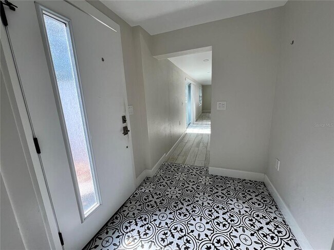 Foto del edificio - 1142 LOTUS DRIVE UNIT C