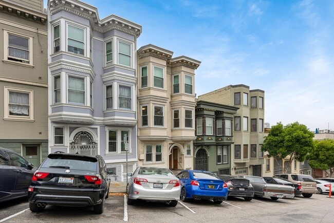 Photo - Remodeled pet friendly 1BR w/ shared roof deck, new kitchen, laundry Apartment