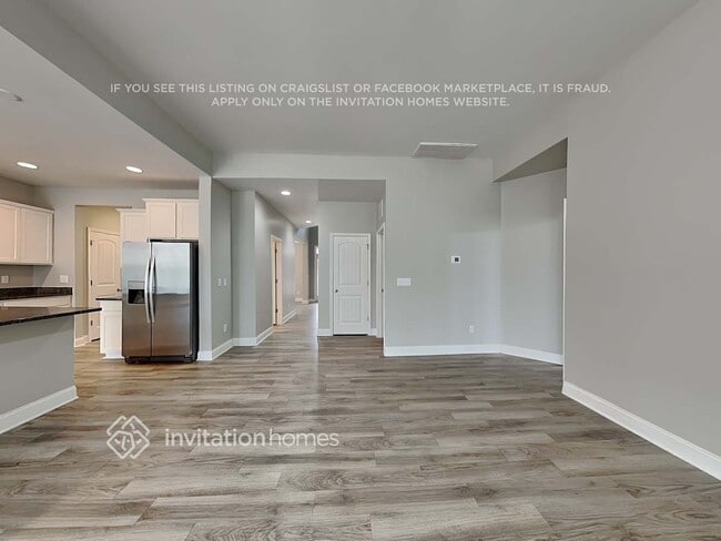 Building Photo - 42 Pearsall Farm Ln