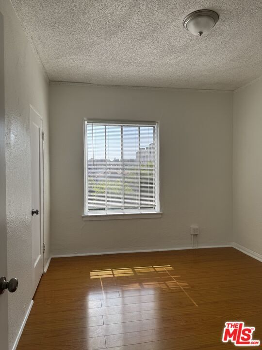 Building Photo - 920 S Hobart Blvd