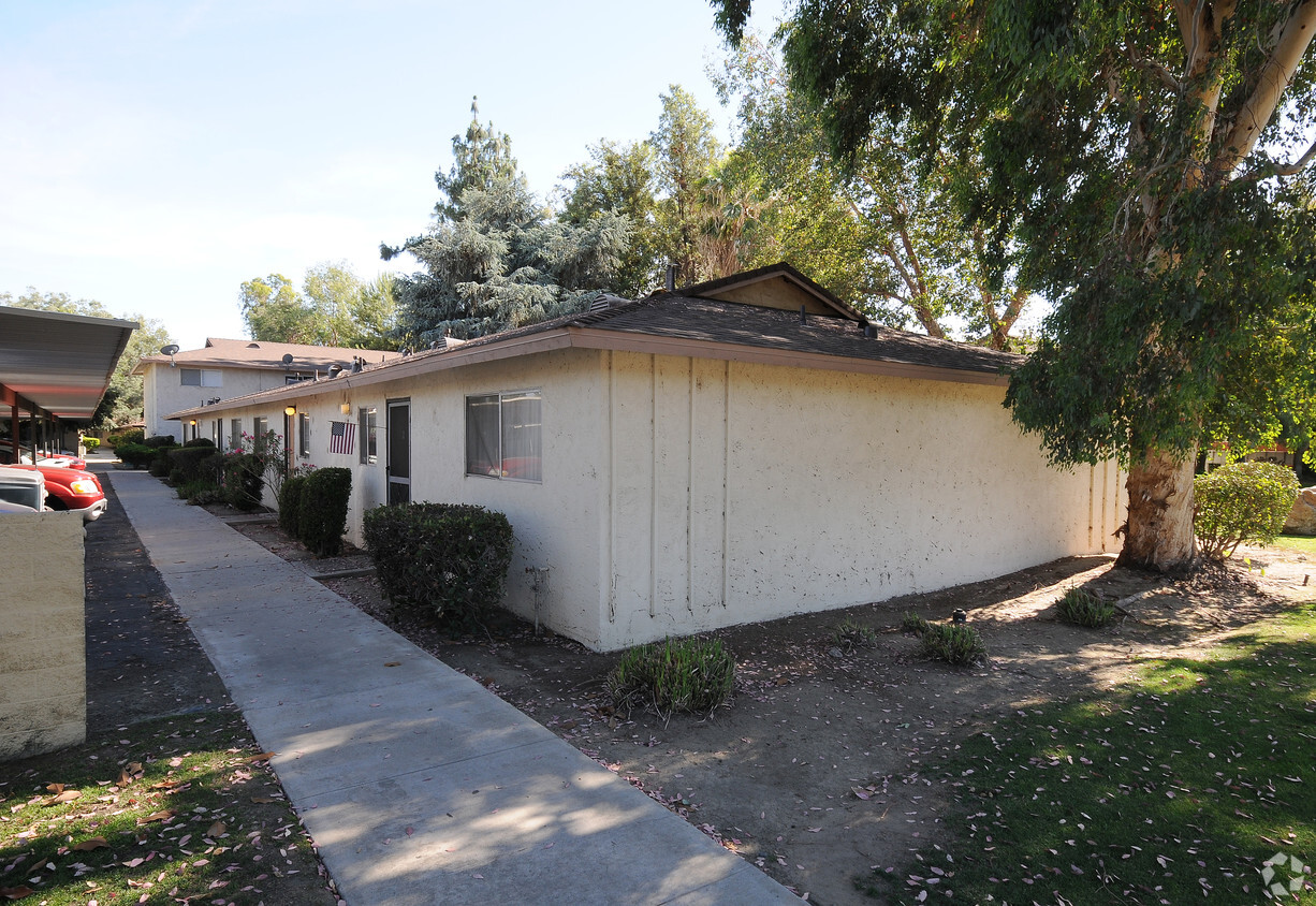 Building Photo - Village Lane Apartments