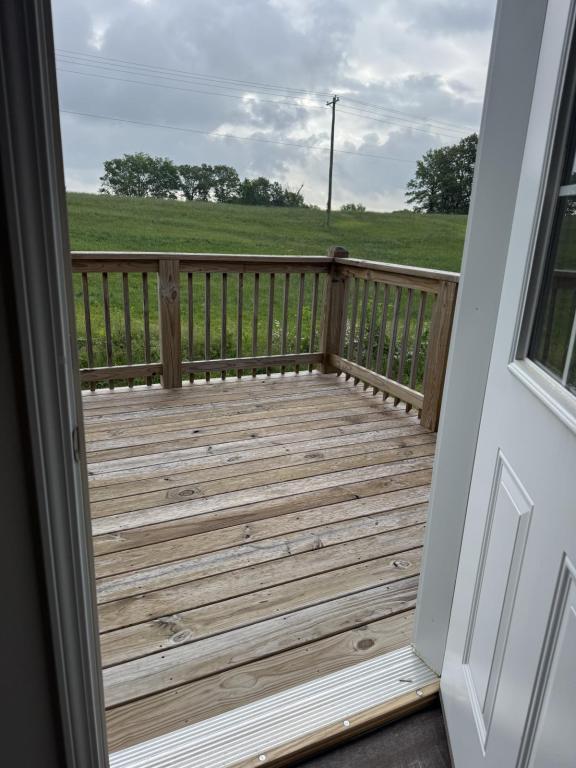 Foto del edificio - 323 Cedar Cove Ln