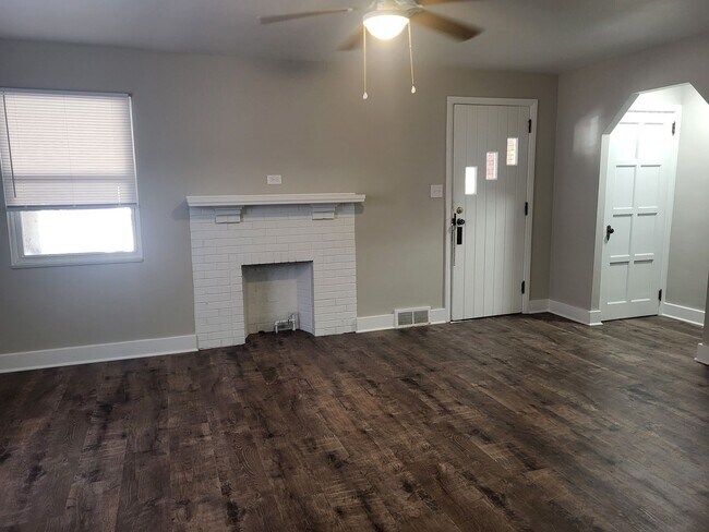 Foto del edificio - Newly renovated 3 bedroom house in Brookli...