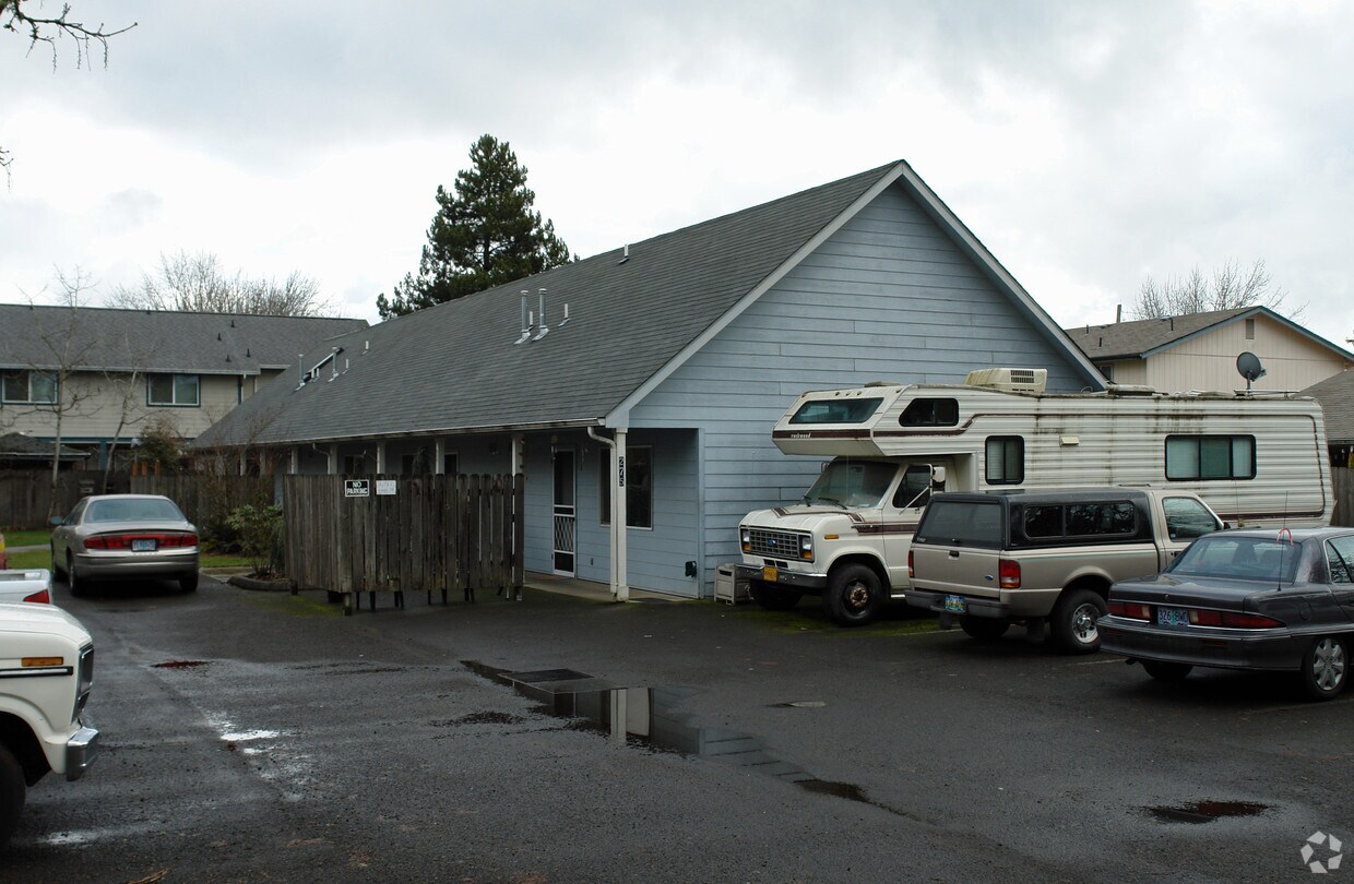 Primary Photo - 275 S 41st St