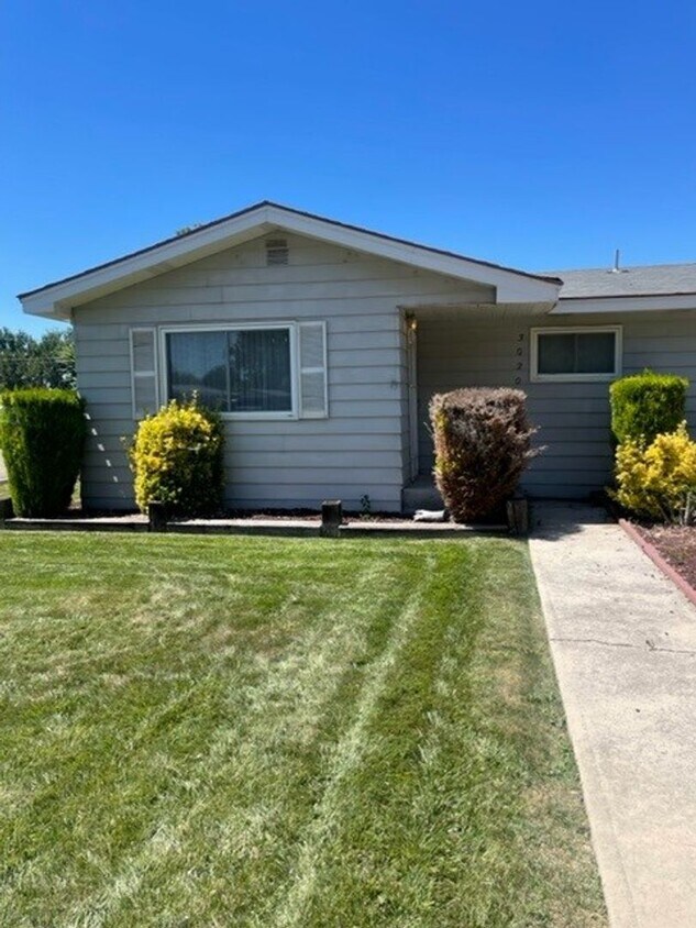 Primary Photo - 2 bedroom 1 bathroom Move-in Ready!