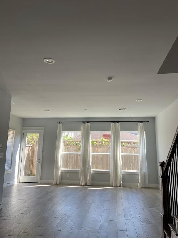 Foto del edificio - 1606 Westside Gardens Ln