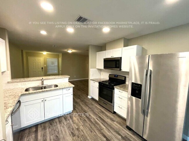 Foto del edificio - 18739 N Lyford Dr