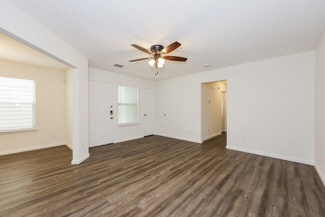 Foto del edificio - 10701 Many Oaks Dr