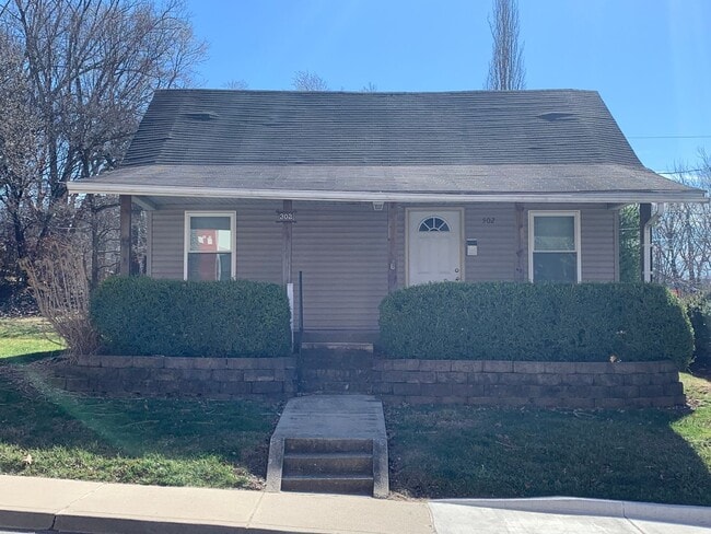 Building Photo - Right by the stadium!! Move in August 2027!! 2 Bed, 1 BA