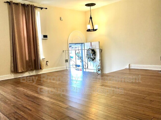 Foto del edificio - 7722 Orpheus Pl