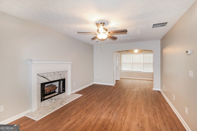 Foto del edificio - 80 Forest Brook Dr