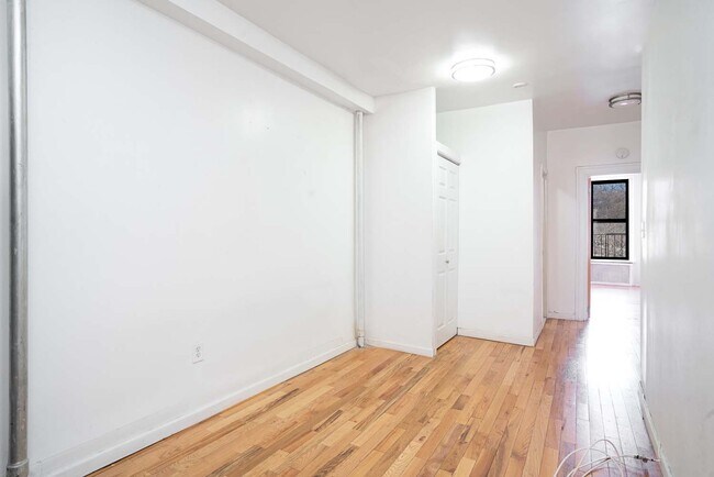 Building Photo - 432 E 120th St