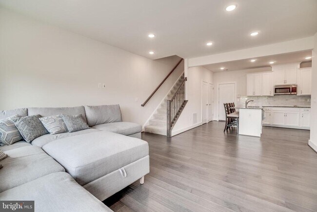 Foto del edificio - 44870 Tiverton Sq