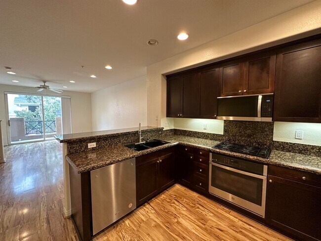 Foto del edificio - 8753 Plaza Park Ln