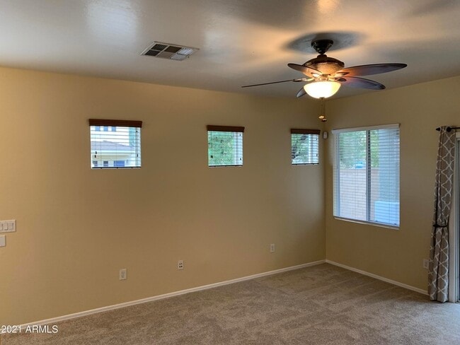 Building Photo - 3040 W Cavalry Dr