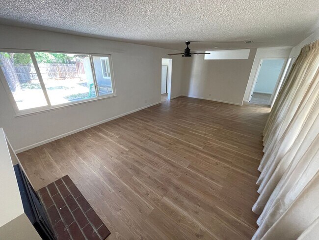 Building Photo - Wonderful and Spacious 4 Bedroom Concord H...